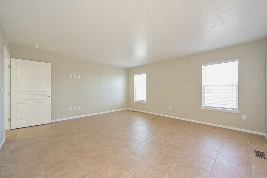 Building Photo - 4081 Delight Dr