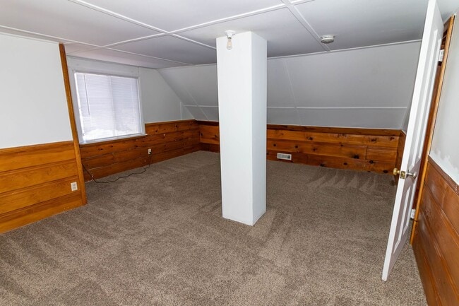 Building Photo - Cozy 3 Bedroom Home in Big Bear Lake