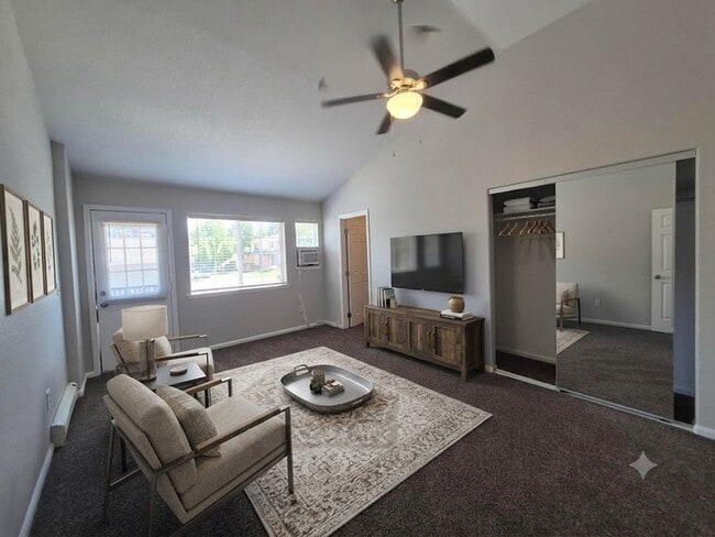 staged living table mountain townhomes - Table Mountain Townhomes
