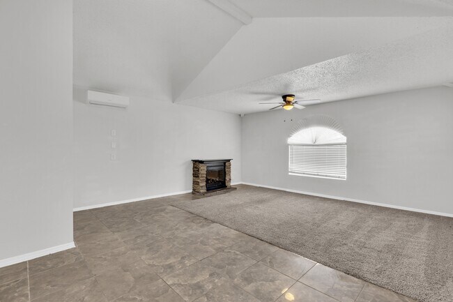 Building Photo - 10400 Valle Koki Dr