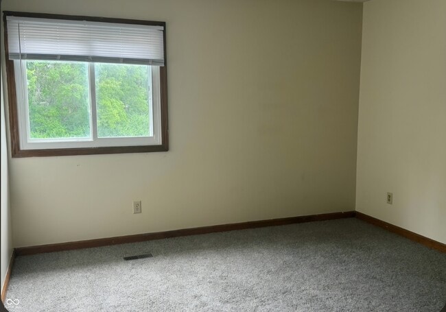 Building Photo - 637 Joy Dr