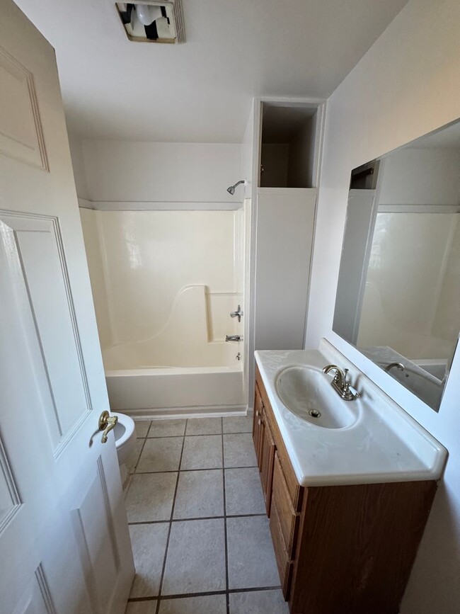 Building Photo - 2/1 Duplex in Shelby, NC