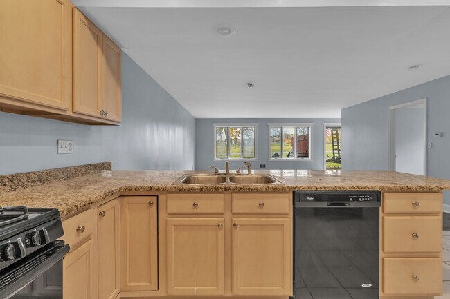 Building Photo - 5938 Newhouse Rd