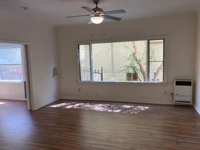 Building Photo - 1015 3/4-929 W Kensington Rd