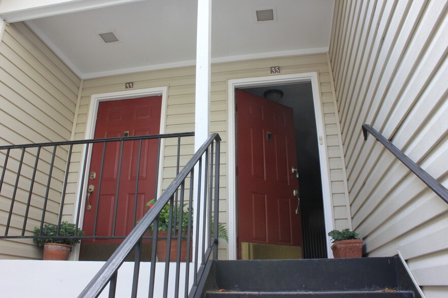 Primary Photo - 35 Devon Ln