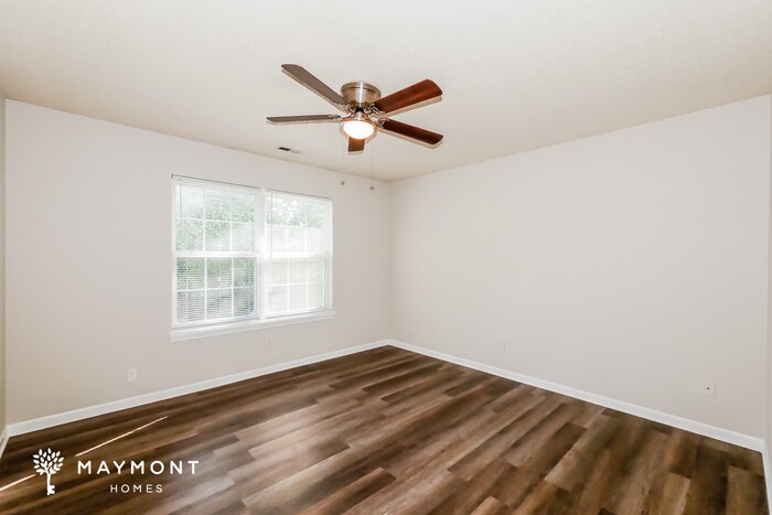 Building Photo - 5425 Bluff View Dr