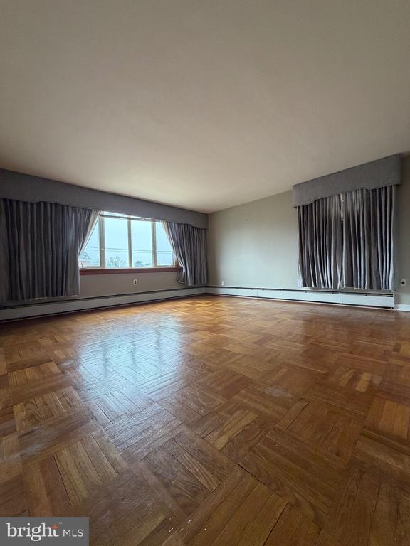 Building Photo - 8523 Mansfield Ave