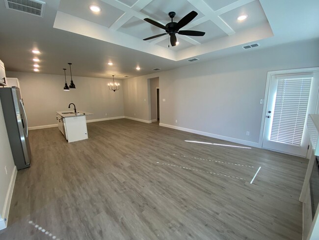 Building Photo - Luxury Townhome (Frenship ISD)