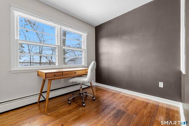 Building Photo - 12 Beach Park Rd