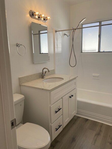 Building Photo - 1240 Manhattan Beach Blvd