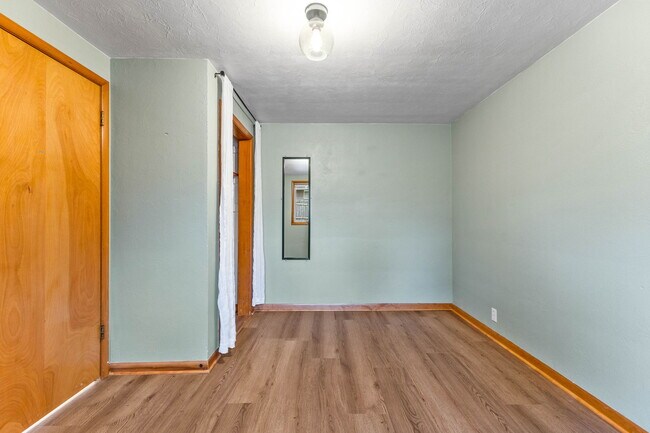 Building Photo - 2230 Jasper Way NW