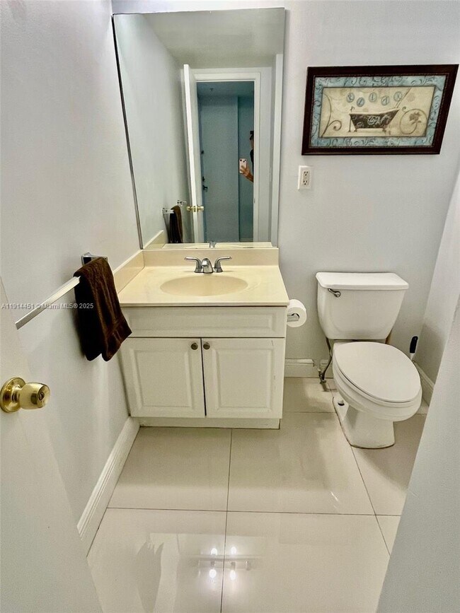 Building Photo - 19390 Collins Ave