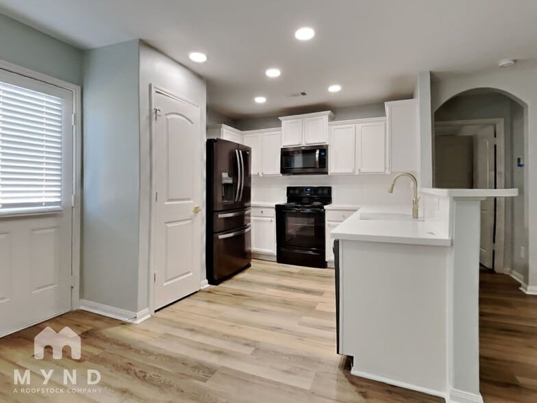 Building Photo - 6119 Coral Cv Rd