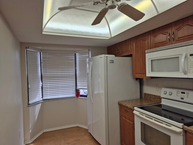 Building Photo - 5745 Summerside Ln