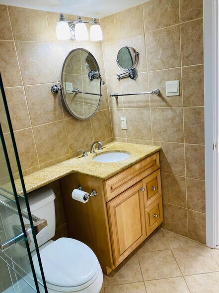 Bathroom - 2501 K St NW