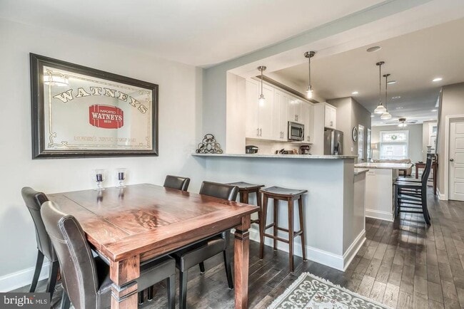 Building Photo - 3611 Hudson St