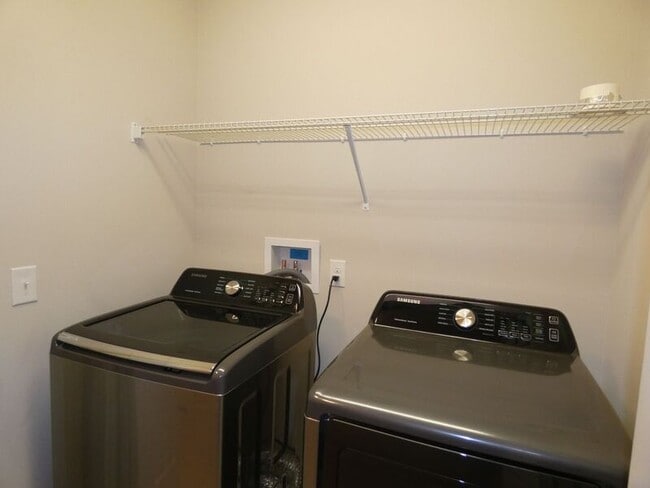 Building Photo - 2016 Salamanca St