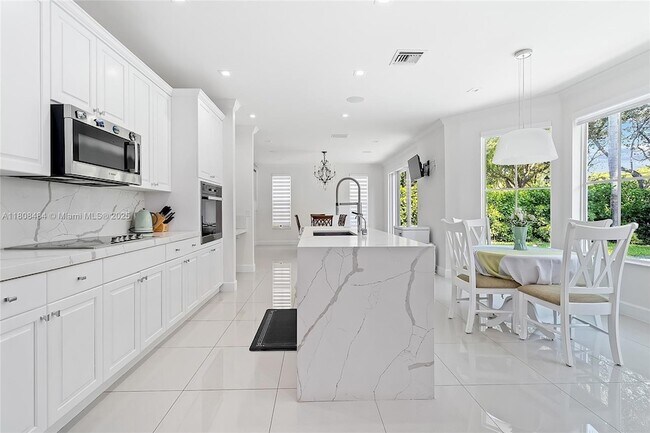 Building Photo - 5701 SW 85th St