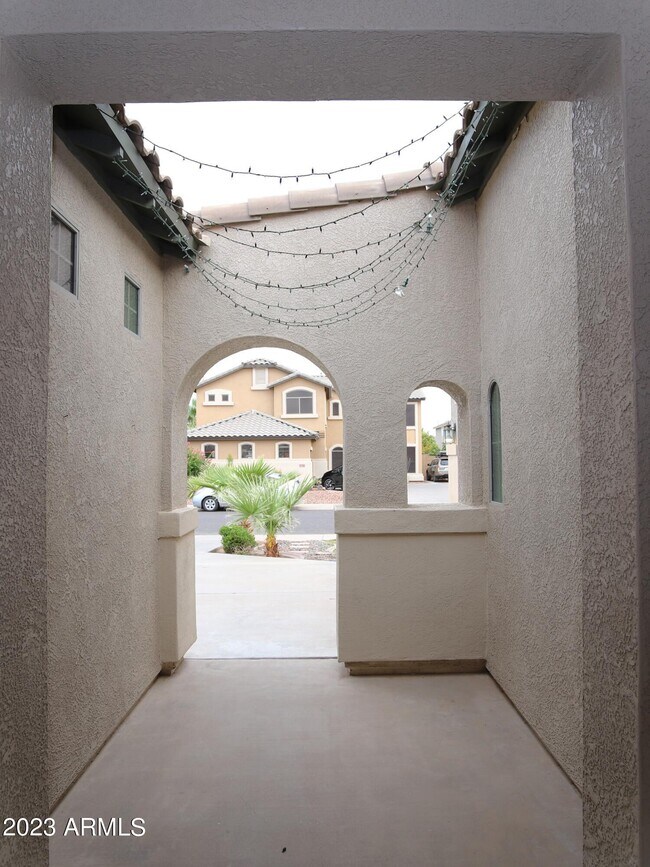 Building Photo - 779 E Mead Dr