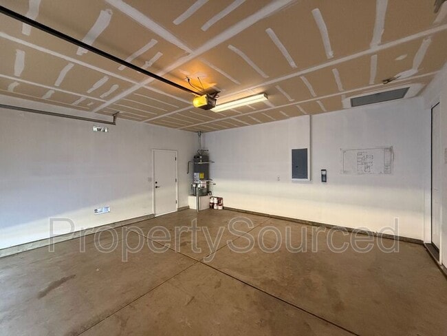 Building Photo - 698 Stage Coach Dr
