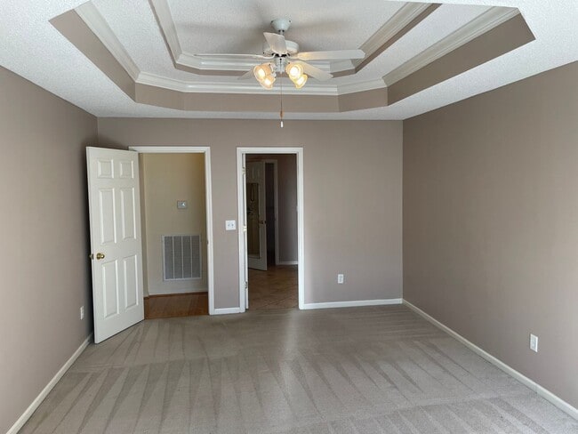 Building Photo - For Rent