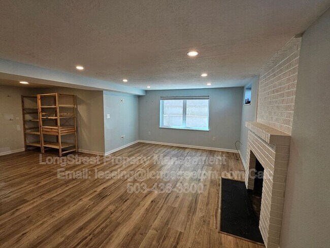 Building Photo - 7036 N Concord Ave