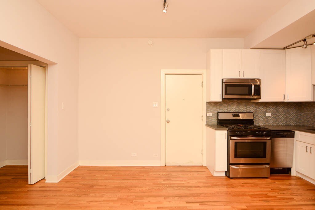 Building Photo - 2402 N Kedzie Blvd