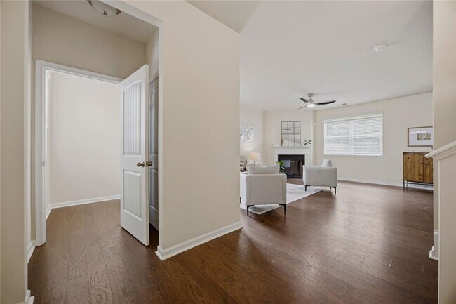 Building Photo - 3110 Boxwood Crossing