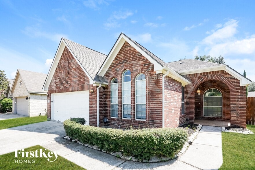 Building Photo - 10002 Elm Meadow Trail