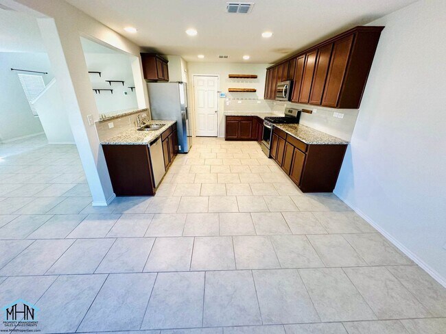 Building Photo - Beautifully maintained Two-Story 3-Bedroom...