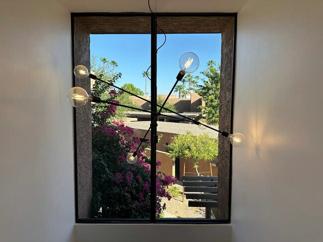 Building Photo - 7401 N Scottsdale Rd