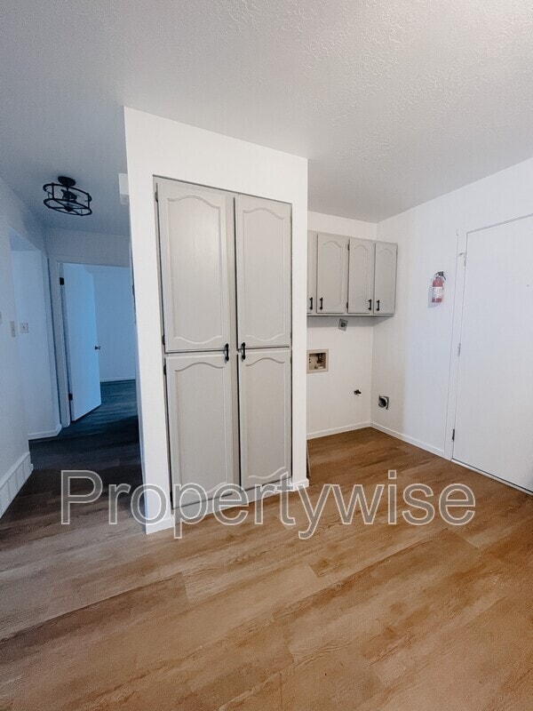 Building Photo - 770 N Main St