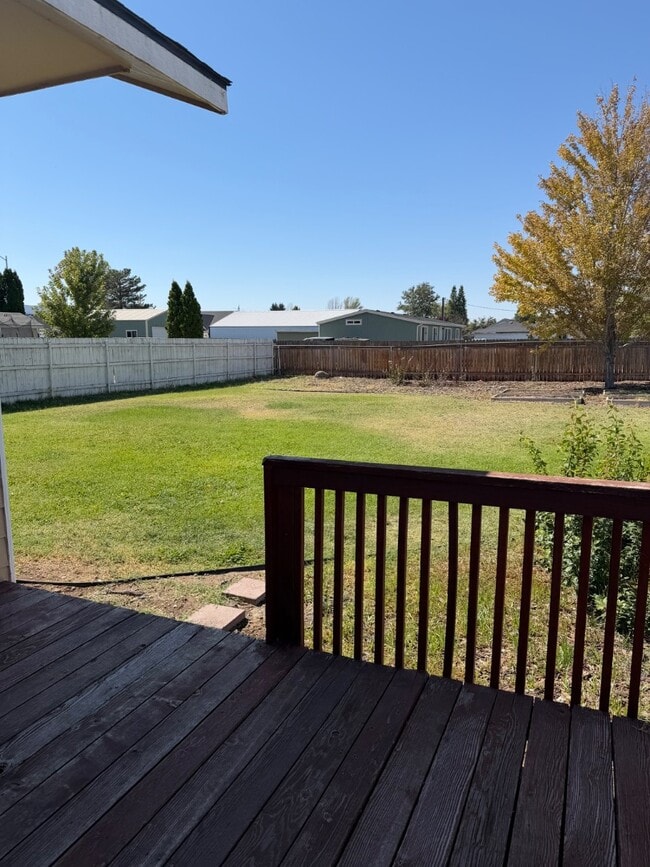 Building Photo - 301 Casi Ct