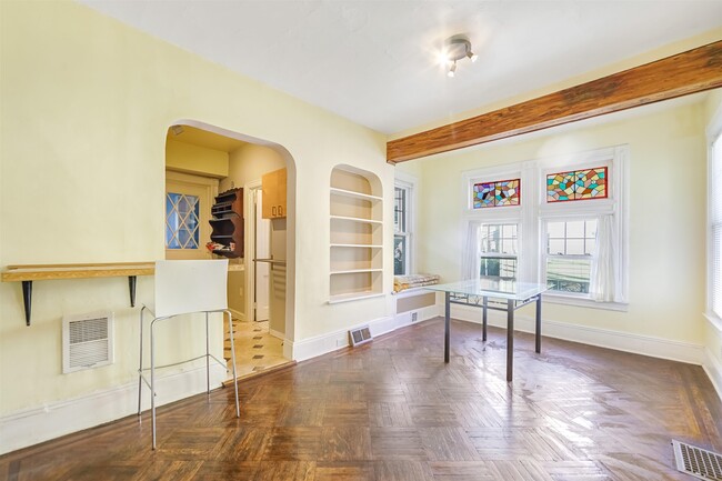 Building Photo - 54 Highland Ave