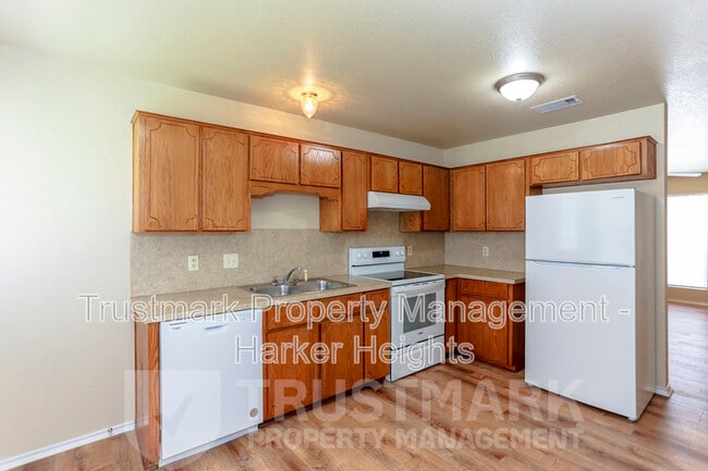 Building Photo - 4005 Madison Dr