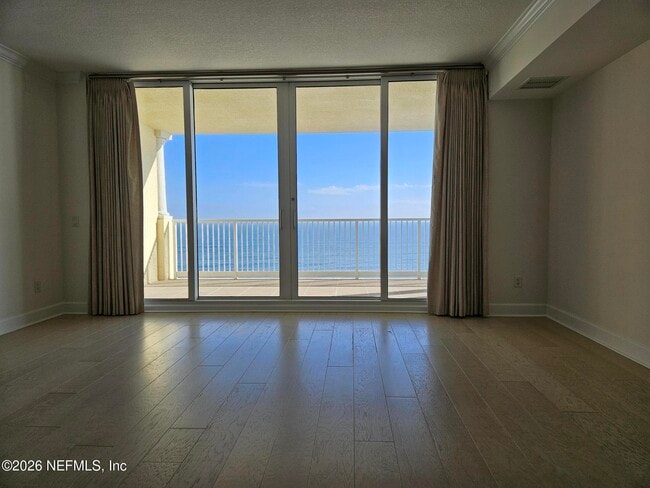 Building Photo - 1031 1st St S