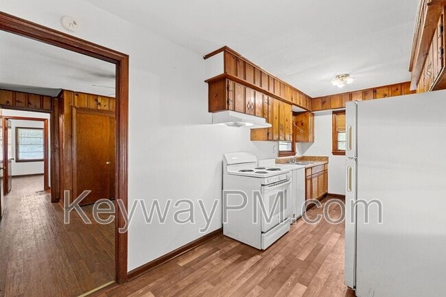 Building Photo - 1457 Columbia Hwy N