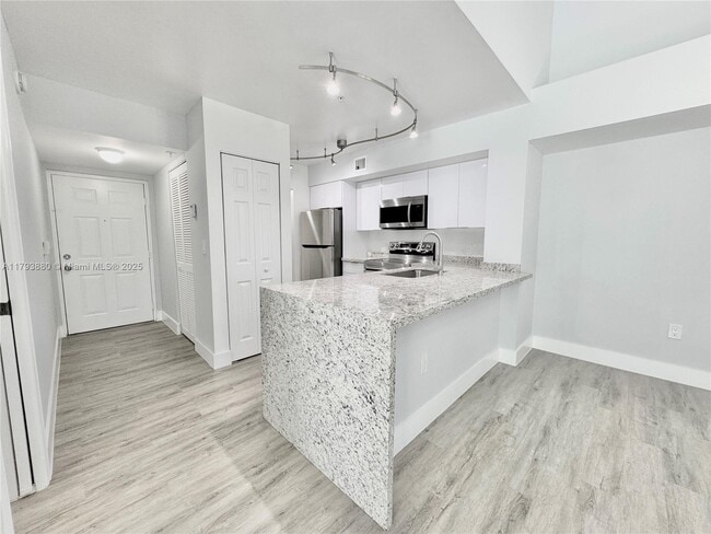 Building Photo - 677 NW 170th Ter