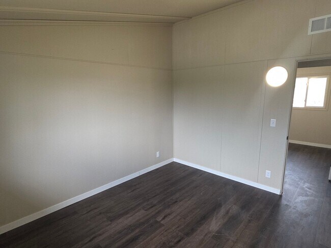 Building Photo - 1741 Warwick Wy