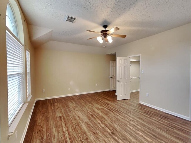 Building Photo - 2330 Colonial Springs Ln