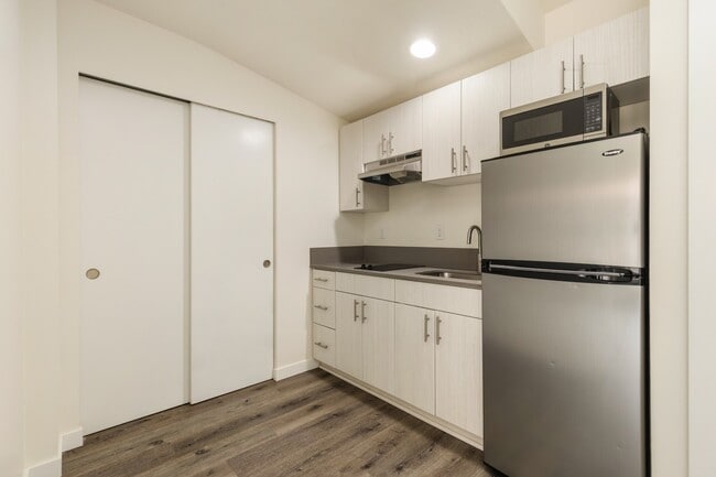 Building Photo - Modern Apartments in Prime Queen Anne Loca...