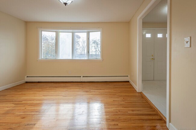 Building Photo - 288 Candlewyck Dr