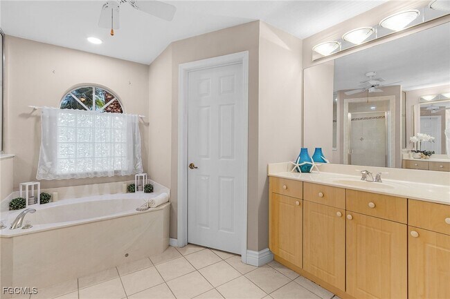 Building Photo - 8549 S Lake Cir