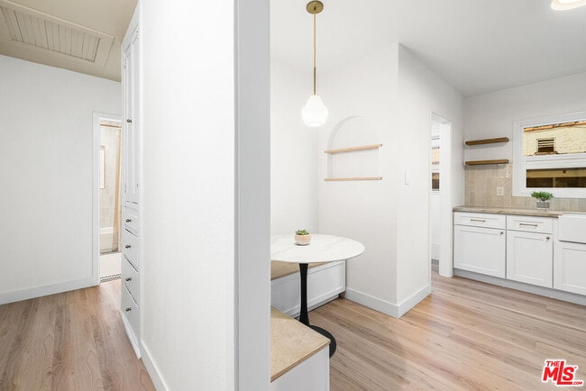 Building Photo - 614 Romulo St