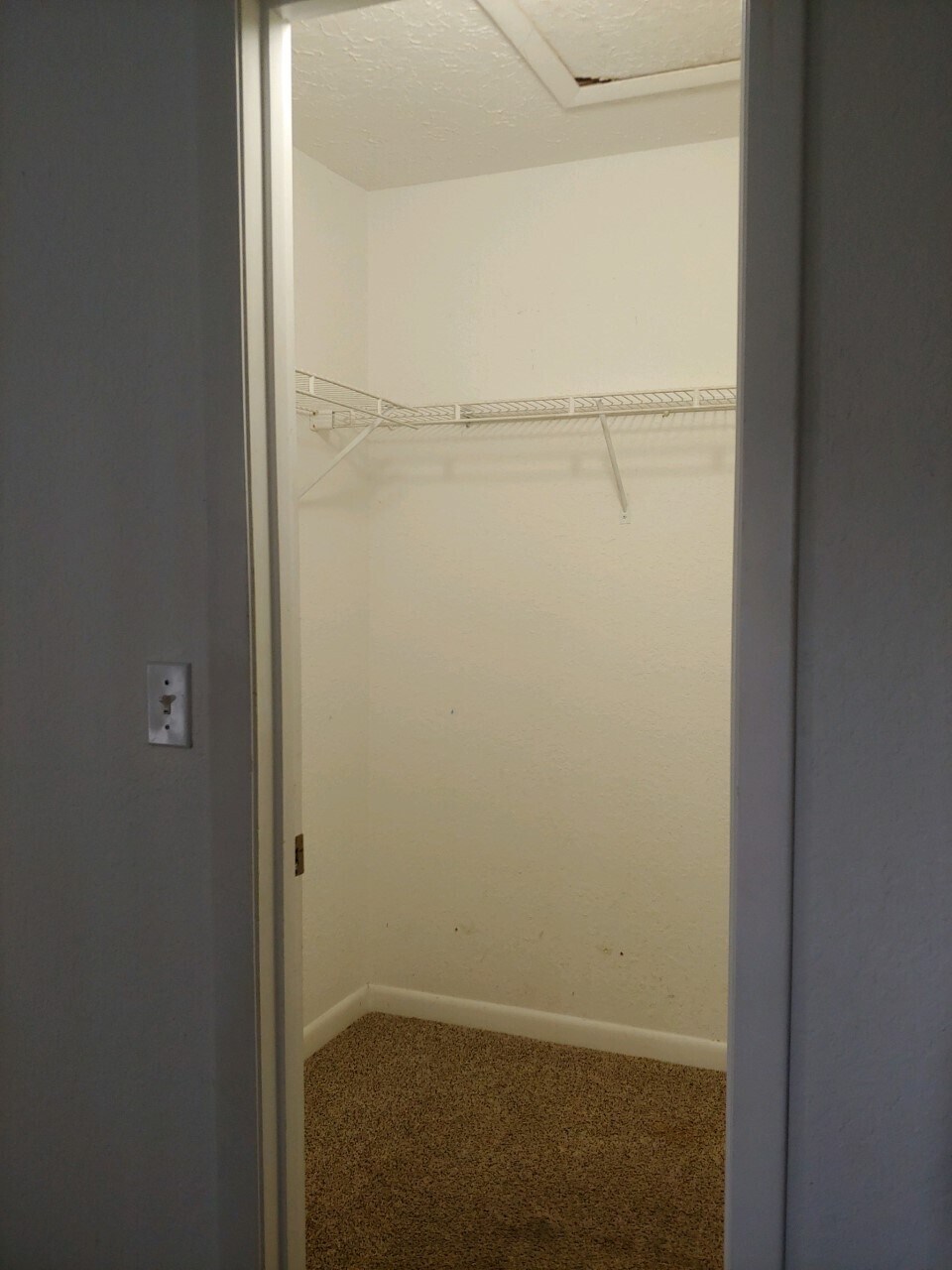 Building Photo - 2200 W Silver Hill Ln