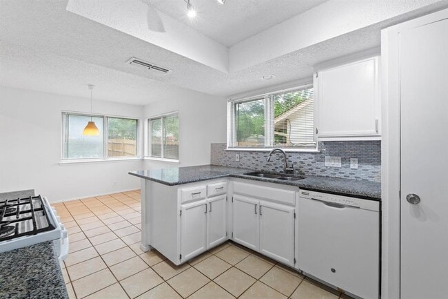 Building Photo - 3509 Monument Dr