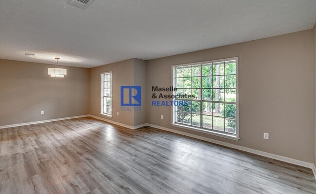 Building Photo - 4 Bed/2 Bath Home in Crossgates in Brandon