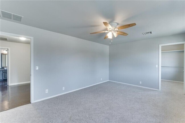 Building Photo - Luxury Living in Quail Creek!!