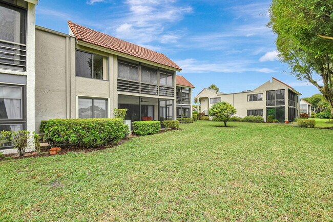 Building Photo - 5519 Fairway Park Dr