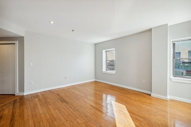 Building Photo - No Brokers Fee, Central Kenmore Sq. Location, Large Unut, Stainless Steel Kitchen Appliances